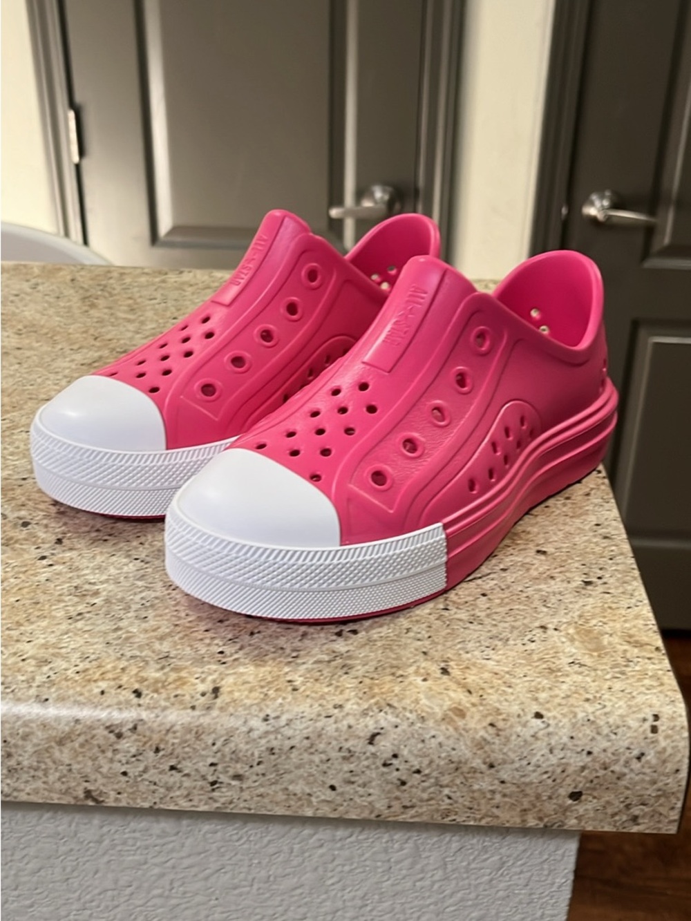 Converse Kids Pink Slip-On Shoes with White Toe Youth Size 3